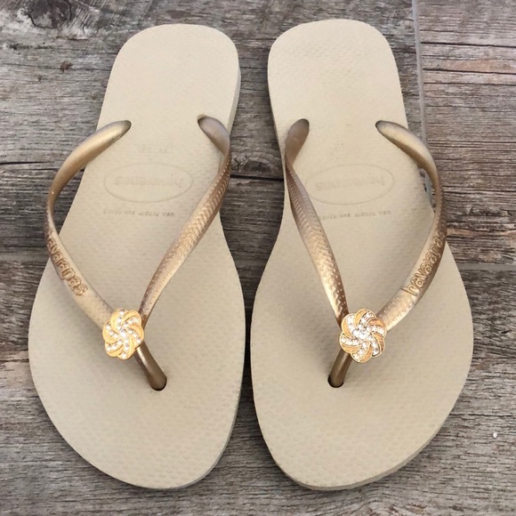 havaianas rose gold flip flops